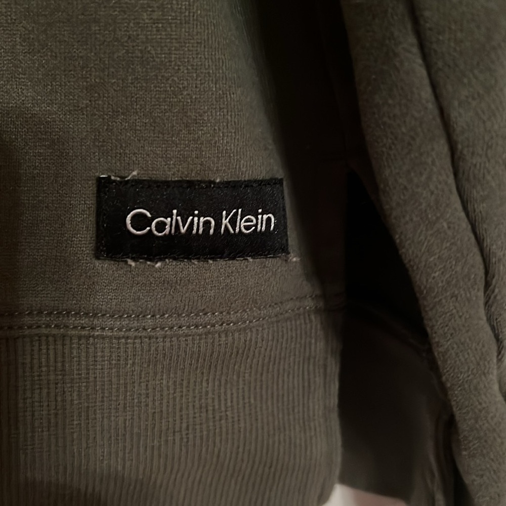 Calvin Klein Sweater - Picture 2 of 3